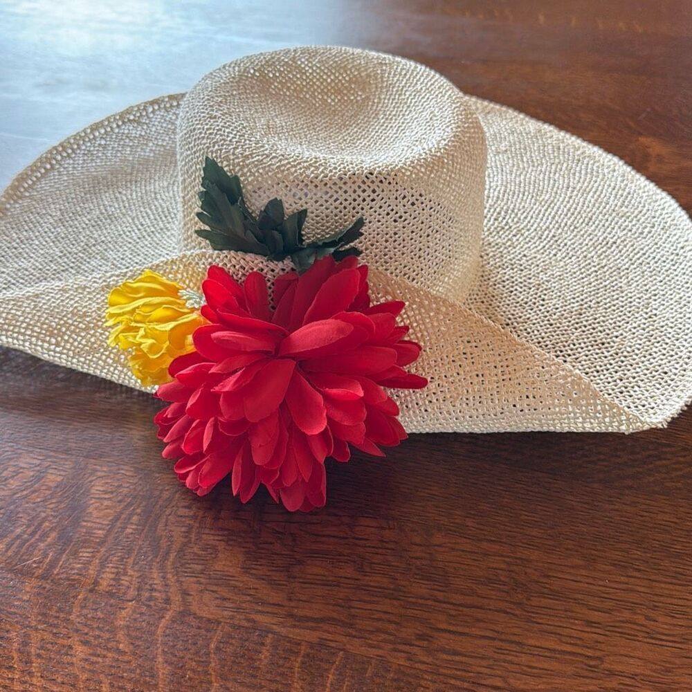 Vintage DKNY Light Cream Straw Wide Brim Derby Hat Medium‎